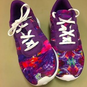 Adidas cloud foam women’s athletic shoes